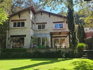CASA EN RENTA CON JARDÍN Y AMPLIOS ESPACIOS