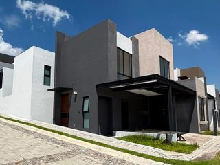 CASA EN VENTA EN ESQUINA EN MARBORÉ en Haras residencial