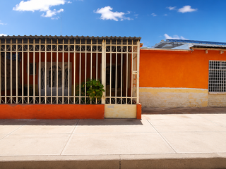 CASA EN VENTA UN PISO VILLA JUAREZ