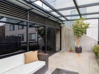 VENTA EN POLANCO DE TOWN HOUSE CON DISEÑO INDUSTRIAL Y TERRAZA..