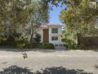 CASA EN RENTA EN CLUB DE GOLF LAS LOMAS.