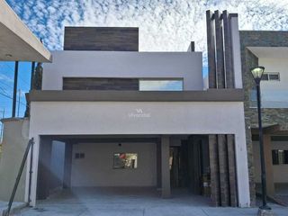 Espaciosa casa a estrenar en pequeña privada en Ramos Arizpe.