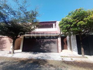 CASA EN RENTA AMUEBLADA ESMERALDA NORTE