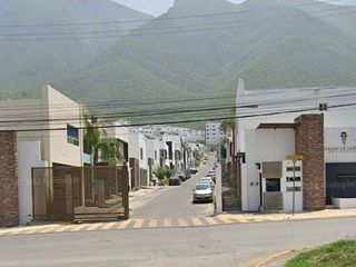 Casa en Fraccionamiento en Renta en Privada Fuentes