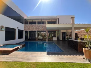 RENTA O VENTA EN LAS VILLAS