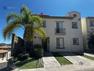 Casa en RENTA Amueblada O VENTA en Fraccionamiento Cumbres del Lago