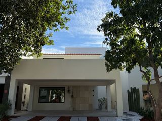 CASA EN VENTA O RENTA EN BARRIO SAN AGUSTIN LA PRIMAVERA EN CULIACAN SINALOA