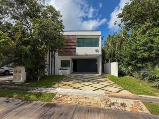 Casa en privada de 3 recámaras con estudio