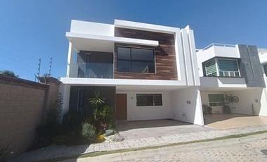 En Venta Casa Nueva en fraccionamiento  Parque Nayarit, Lomas de Angelópolis III, Puebla