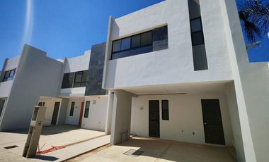 Casa en condominio en  Venta nueva y con amenidades en lomas de Angelópolis