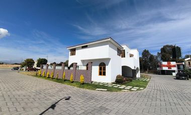 CASA NUEVA EN VENTA CON AMPLIO JARDIN EN ATLIXCO PUEBLA, FINCA LAS MEMORIAS