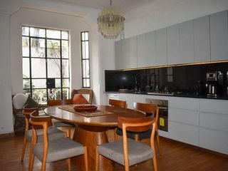 Casa en renta en la condesa enfrente del parque España con uso mixto