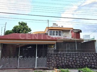 Casa en venta en Jardines de Vista Hermosa, Colima, Colima
