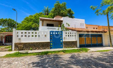 CASA EN VENTA EN COMALA