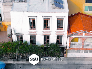 Casa en venta con 13 habitaciones generando ingresos | Valle Alameda, Querétaro