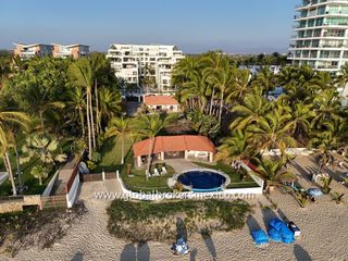Casa a Pie de Playa en Bucerias, Nuevo Vallarta, Nayarit. En Venta.