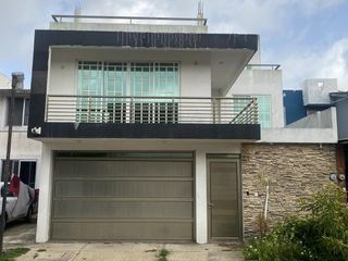 Casa en Venta en Aurelio Martínez Rincón, Col. 24 de Octubre, Coatzacoalcos, Ver.