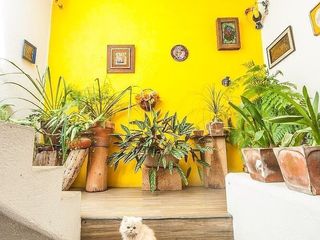 DESPIERTA TODOS LOS DÍAS VIENDO A LA LAGUNA EN VALLE DE BRAVO: CASA EN VENTA