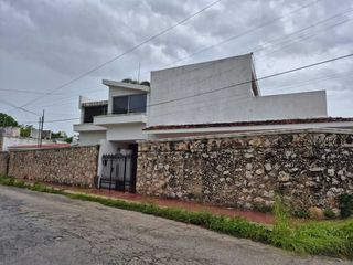 Casa en RENTA en Itzimná en esquina