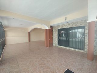 CASA EN RENTA EN RESIDENCIAL DEL LAGO, CIUDAD DEL CARMEN, CAMPECHE