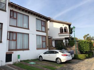 Casa en condominio con jardín común de 1000 m2