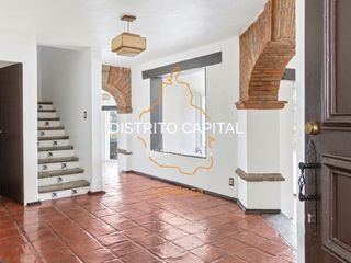 Renta casa en condominio en Lomas de Tecamachalco