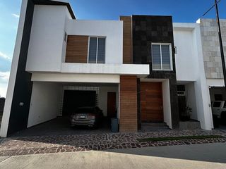 Renta casa amueblada en Residencial Cadaquez