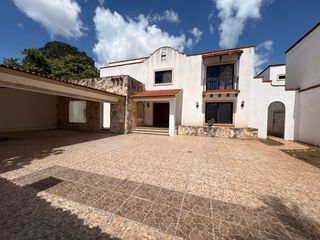 EN VENTA CASA CON PISCINA, EN MONTES DE AMÉ