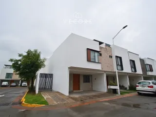 Casa en renta en Áurea Residencial, San Pedro Tlaquepaque, Jalisco