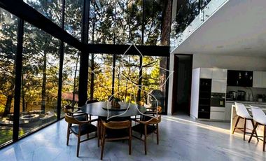 RESIDENCIA DE LUJO EN VENTA, VALLE DE LAGO, TAPALPA, JALISCO.