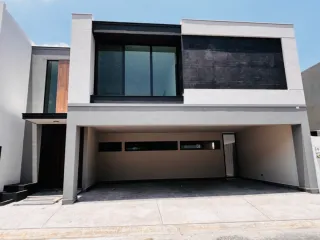 Casa en venta en Los Nogales, Santiago, Nuevo León