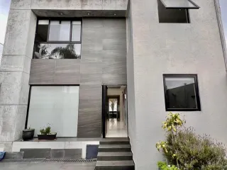 Casa en renta en Hacienda de las Palmas, Huixquilucan, México