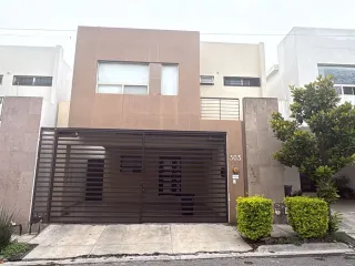 Casa en renta en Cumbres Elite Sector la Hacienda, Monterrey, Nuevo León