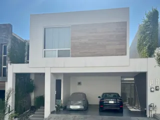 Casa en renta en Puerta de Hierro, Monterrey, Nuevo León