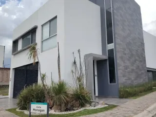 Casa en renta en Lomas de Angelópolis II, San Andrés Cholula, Puebla