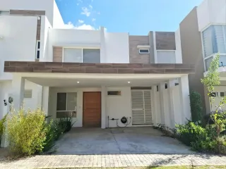 Casa en renta en Lomas de Angelópolis, San Andrés Cholula, Puebla