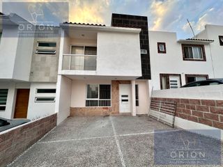 Casa renta Queretaro cerca Univ Tec Milenio Colegio Celta junto Tejeda