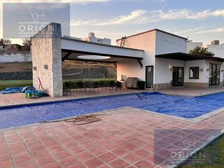 Casa renta Pedregal Schoenstatt camino a Los Olvera cerca Tejeda Hospital Santiago