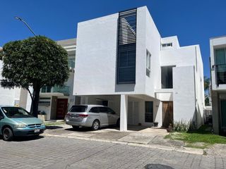 CASA AMUEBLADA EN RENTA EN PARQUE ISLA BLANCA, LOMAS DE ANGELÓPOLIS