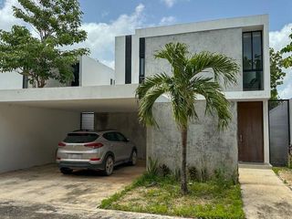 CASA EN VENTA DE DOS PLANTAS EN SAN JOSE TULIPANES, CHOLUL