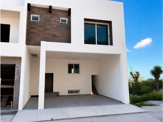 Casa Amplia Equipada en Cumbres Elite Premier de 4 niveles, García