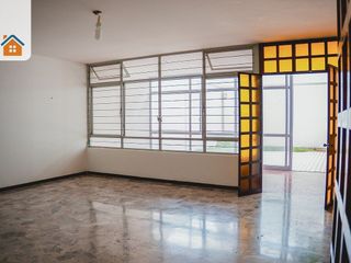 Casa en venta en Ladrón de Guevara, Guadalajara
