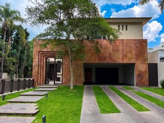 Casa  en Renta en Valle Real | 1,400m² Terreno y Gran Jardín