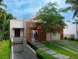 Casa  en Renta en Valle Real | 1,400m² Terreno y Gran Jardín