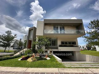 Lujosa Casa en Renta en Puerta las Lomas, Zapopan, Jalisco