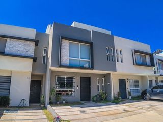 Casa en renta en Abié Residencial Zapopan con roof garden y casa club