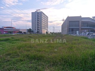 Zona Liverpool: Magnifico terreno comercial, a un lado de plaza Galerias.