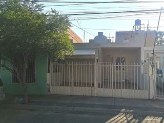 Casa en Renta en Jardines del Valle Zapopan