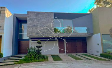 RESIDENCIA EN VENTA UBICADO EN MITICA, ZONA REAL, ZAPOPAN, JAL.