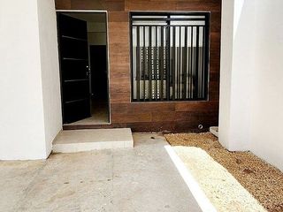 Casa en renta en Gran San Pedro Cholul, Mérida, Yuc. con stacionamiento techado.